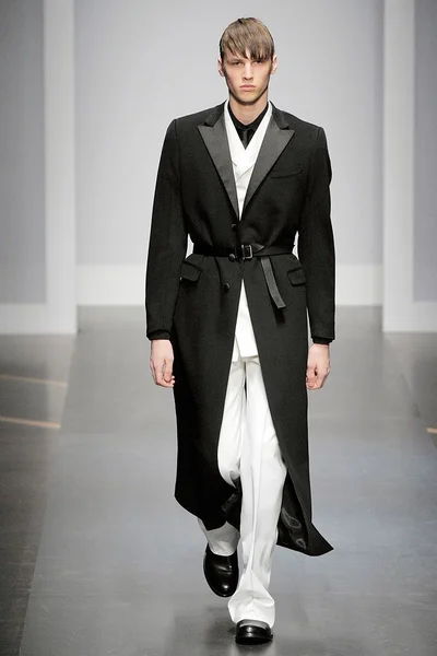 Look 27